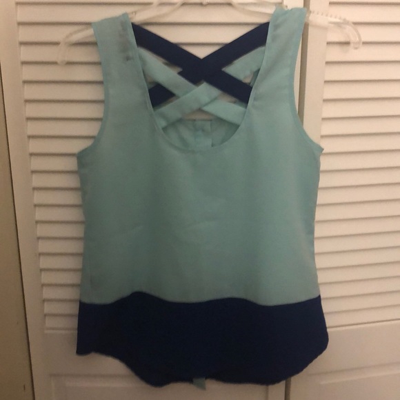 Sleeveless top for work - Picture 3 of 6